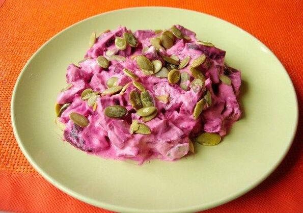 Insalata di barbabietole con semi di zucca prima della prostatite